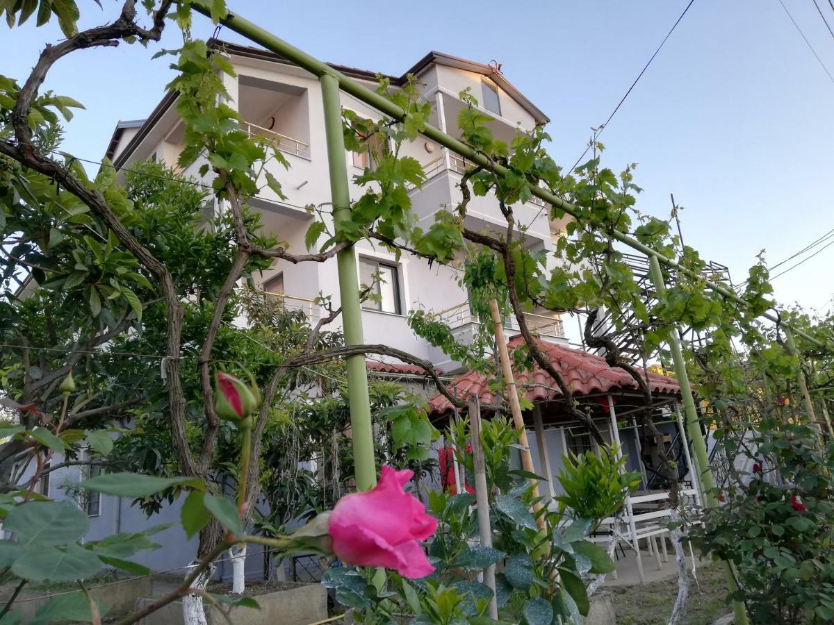 Villa Osmani Durres Exterior photo
